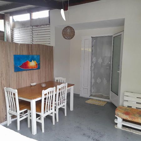 Holiday Surf Lodge 塔马兰 外观 照片